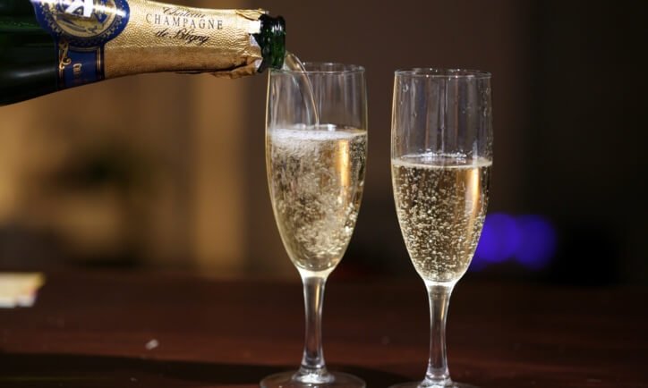 Sip Into the New Year: 20 Sparkling Champagne Cocktails to Elevate Your NYE Celebration
