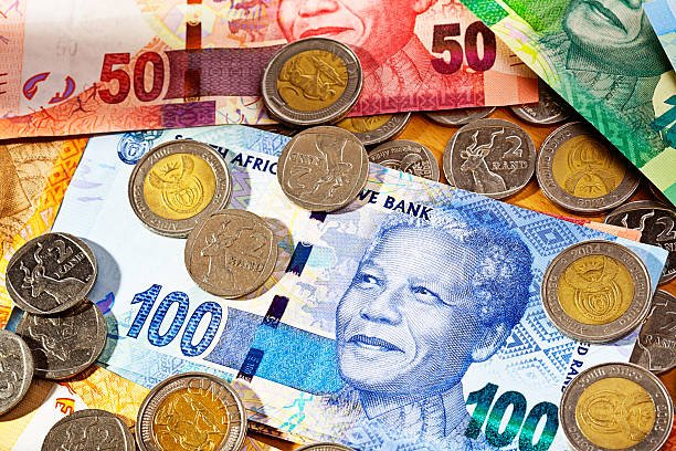 USD/ZAR scales one-week peak ahead of US, SA data