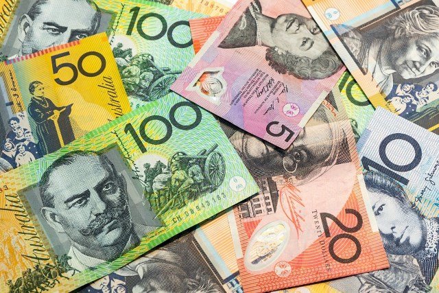 AUD/CHF scales 7-week peak after RBA minutes