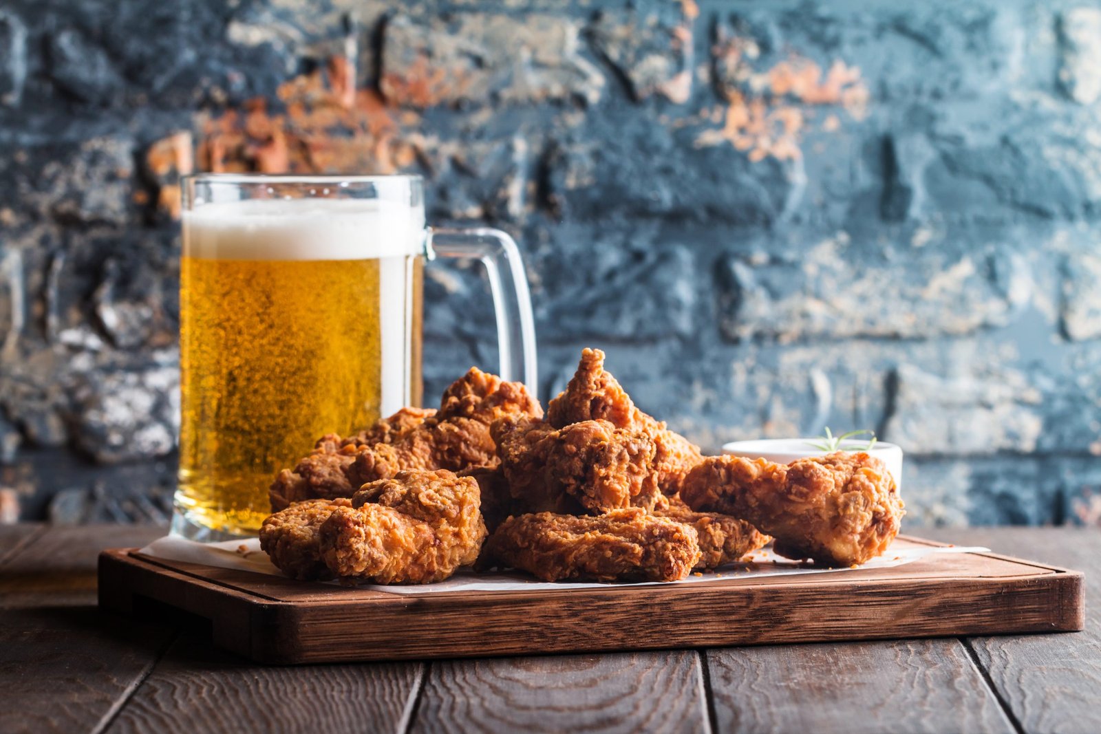 The Ultimate Guide to Pairing Beer with Chicken Wings