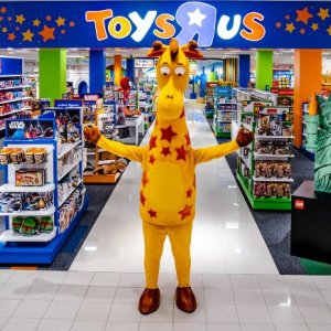 🦒Free Toys R Us Play Day Event 7/20