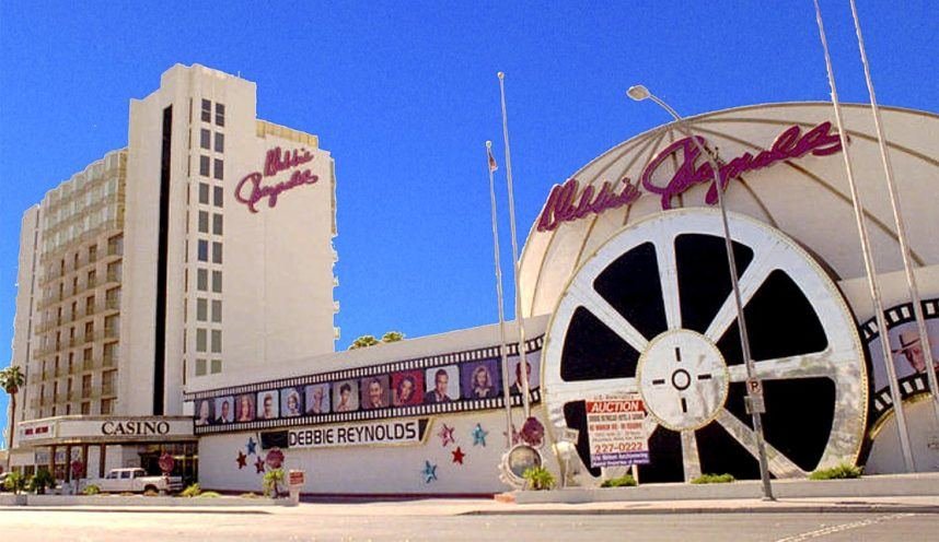 Neon Museum to Relight Debbie Reynolds’ Las Vegas Casino Sign