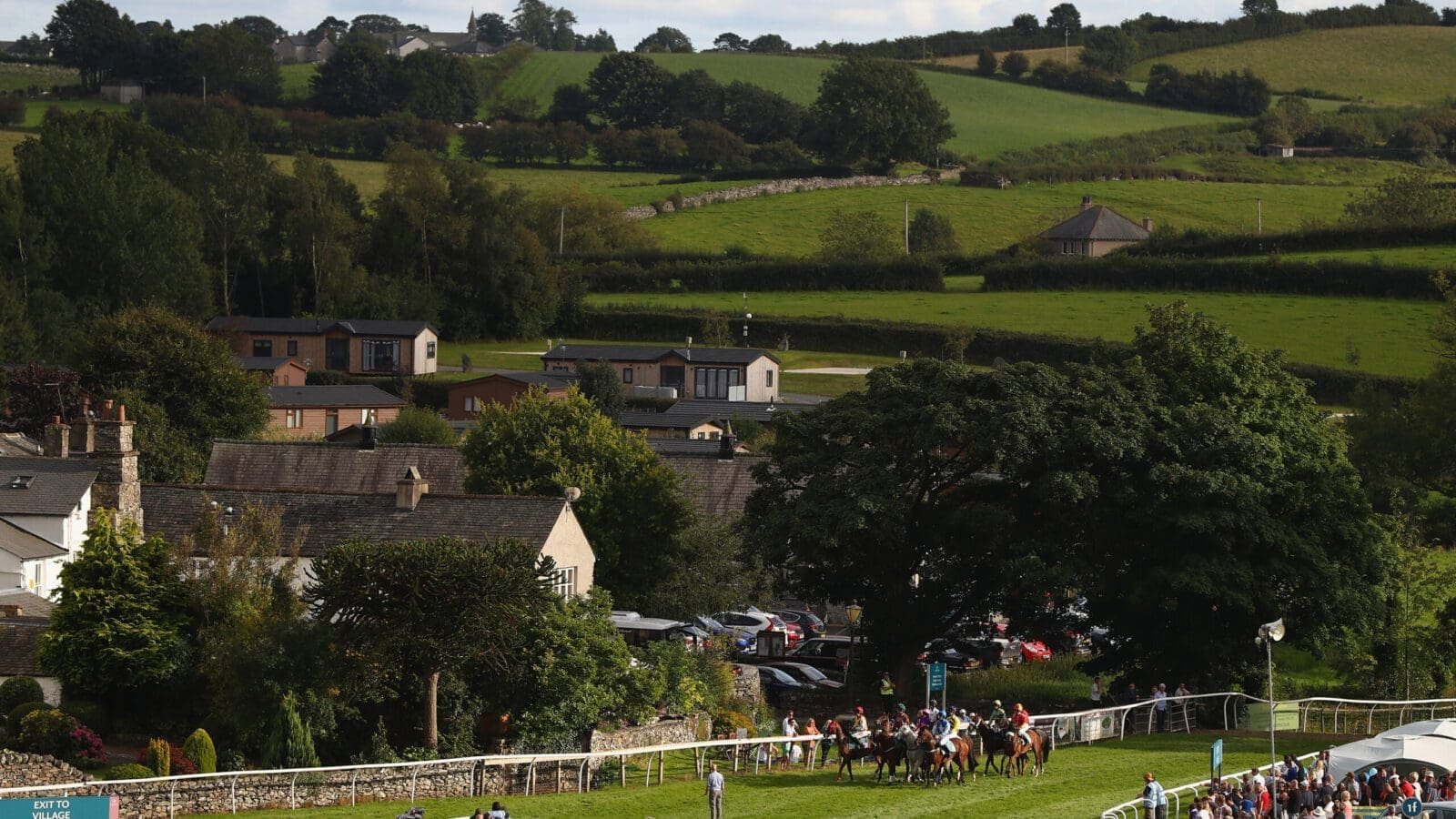 Horse Racing Tips: 5/2 hope heads Monday’s three