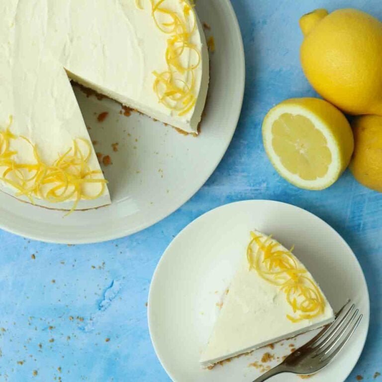 Lemon Cheesecake {Easy No Bake Recipe}