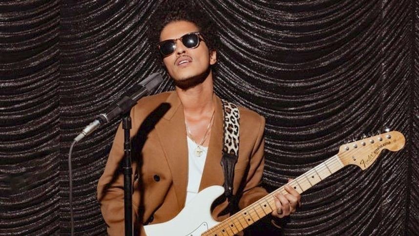 VEGAS MUSIC ROUNDUP: Bruno Mars Adds NYE, Machine Gun Kelly Sucks at Blackjack, When We Were Young Sideshows Return