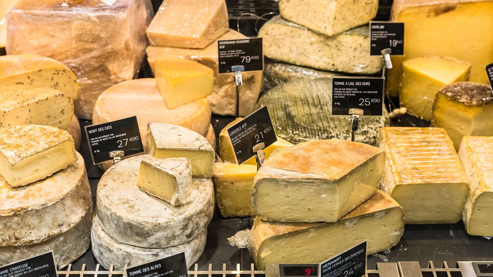 The Essential Cheeses of France [MAP]