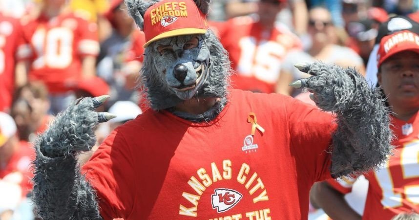 KC Chiefs Superfan Gets 17½ Years in Prison for 11 Bank Robberies