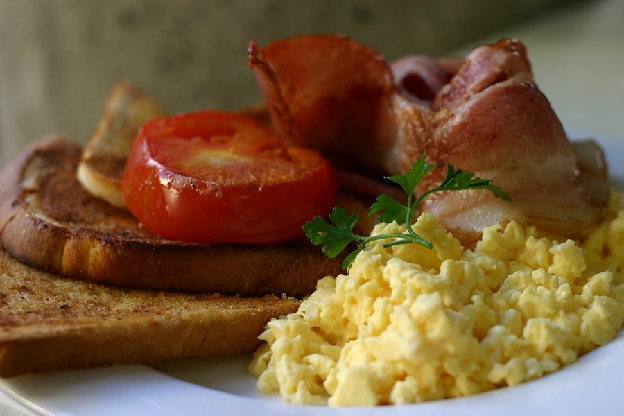 Could a big breakfast tackle obesity?