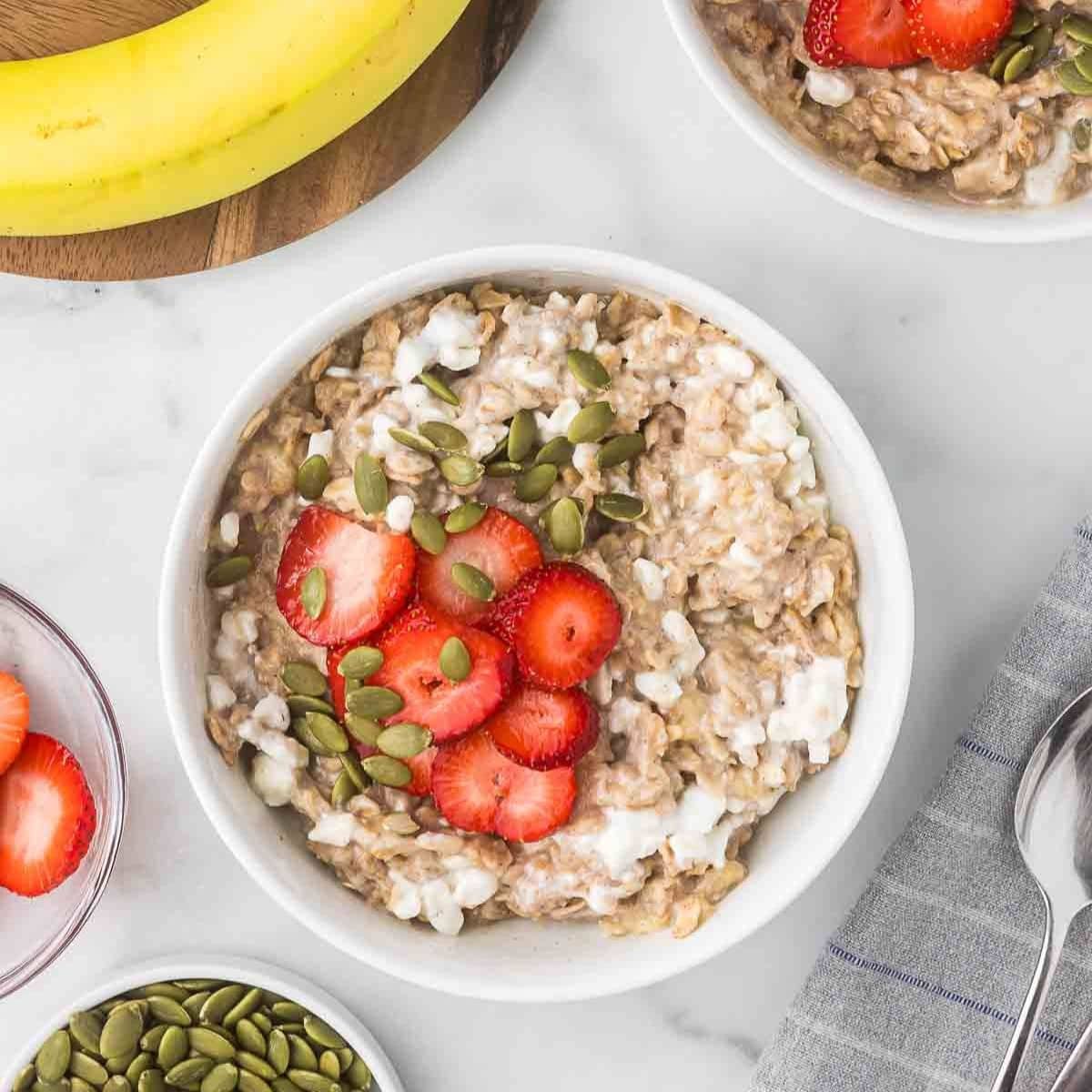 Protein-Packed Microwave Cottage Cheese Oatmeal (So Creamy!)