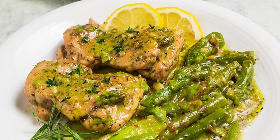 <div>One-Pan Chicken & Asparagus with Garlic Sauce</div>