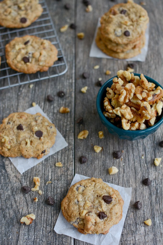 Oatmeal Walnut Chocolate Chip Cookies