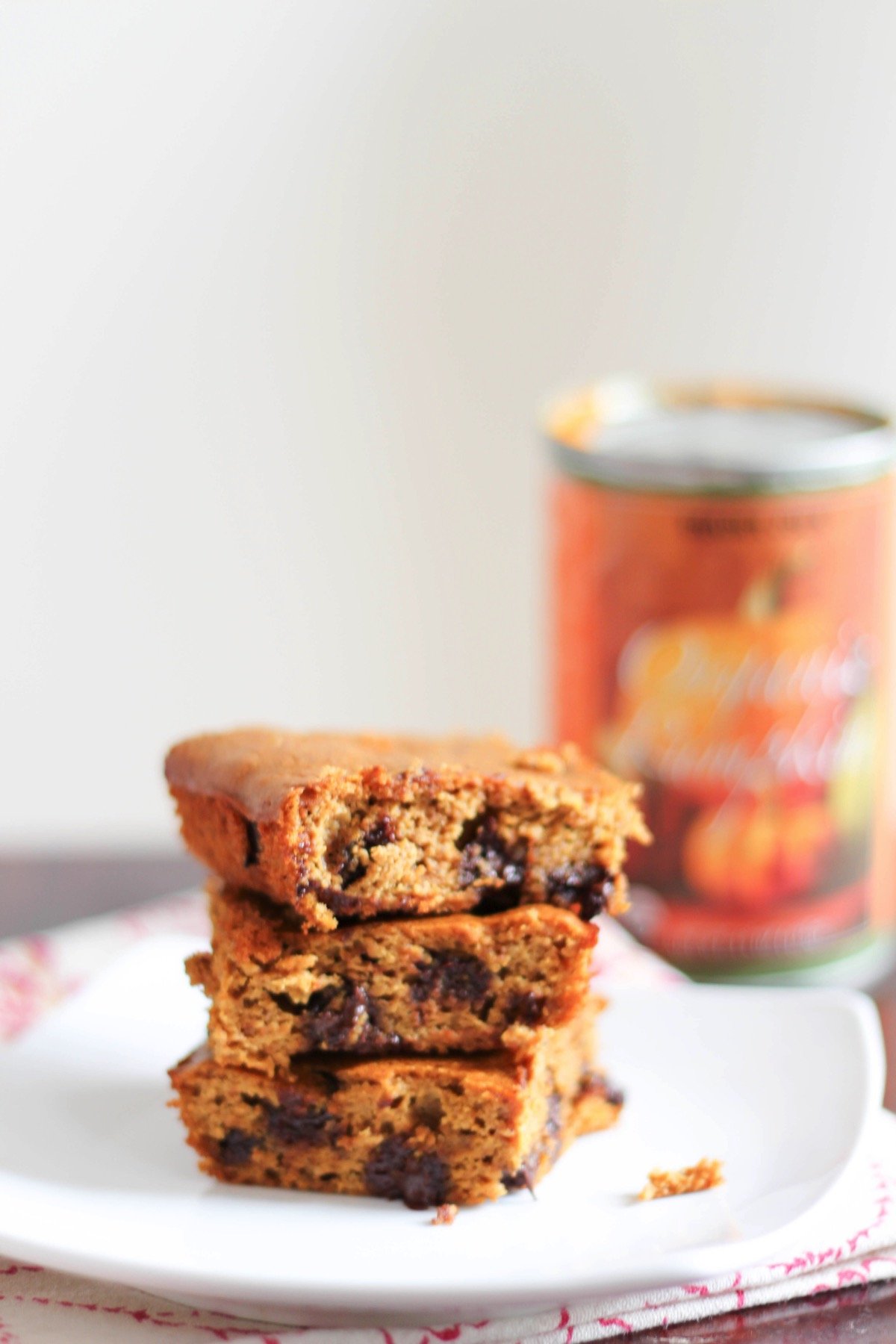 Flourless Pumpkin Chocolate Chip Bars