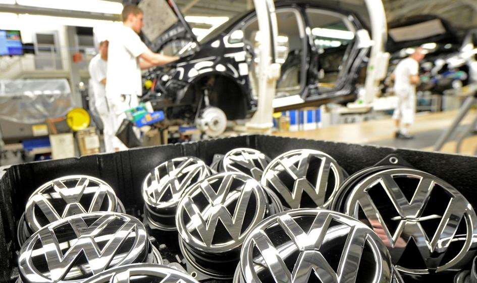 Volkswagen nie zamknie fabryk, ale zlikwiduje ponad 35 tys. miejsc pracy. Koniec długich negocjacji