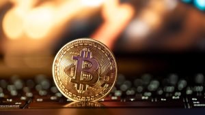 Cryptocurrency is “Basketcase Asset” With “no Intrinsic Value”, Wealth Experts Argue